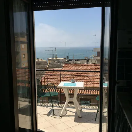 Un Passo Dal Mare